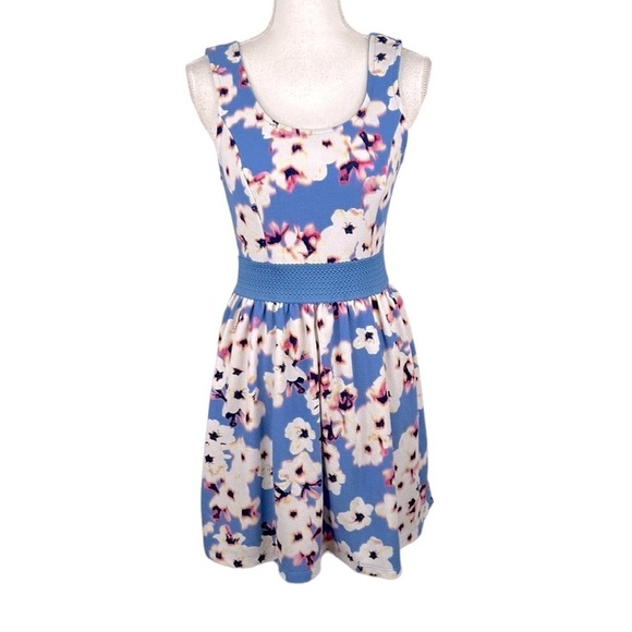 Three Hearts Blue & Pink Floral Summer Dress Size Medium - Picture 1 of 5
